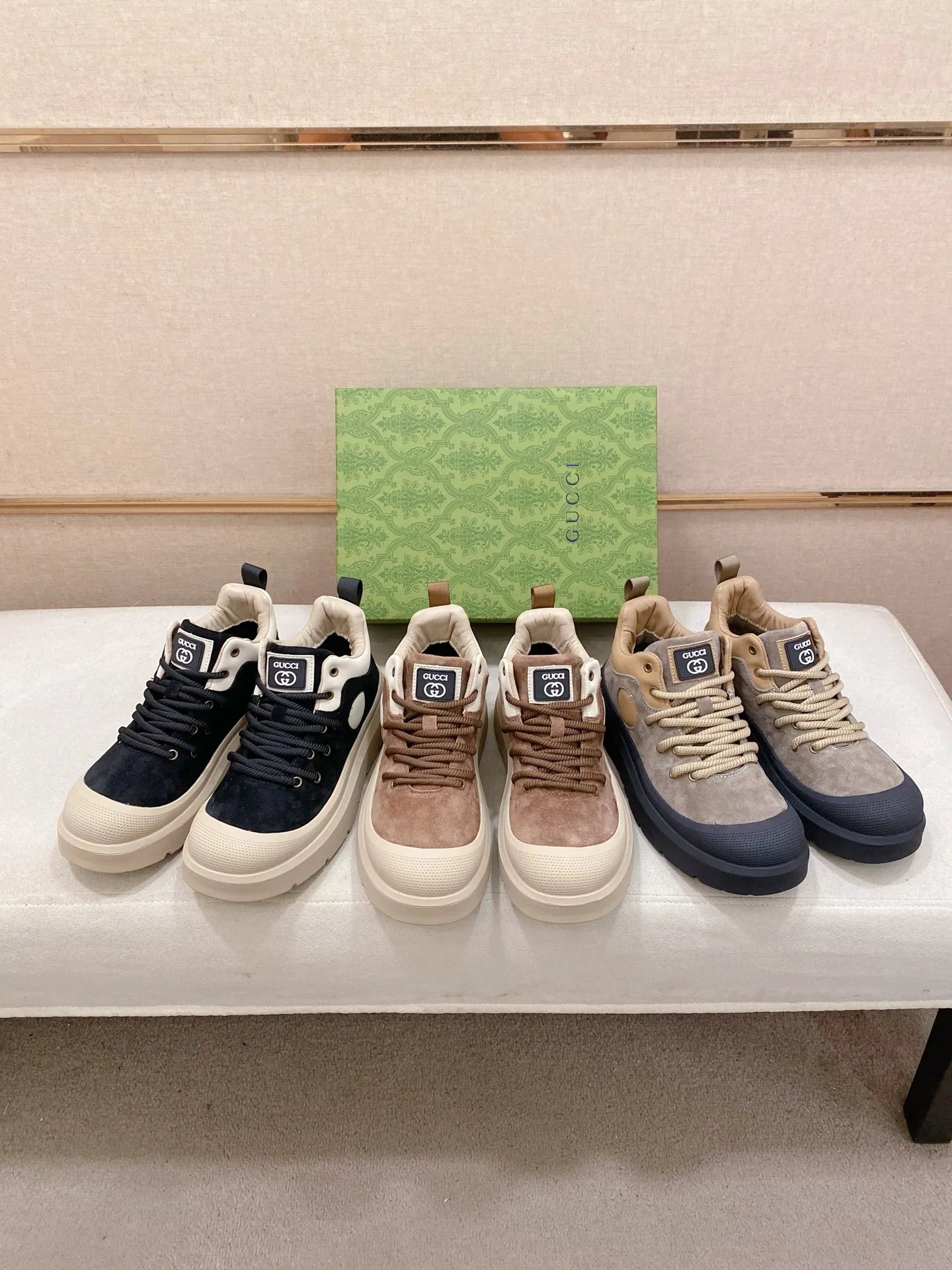 Men's men's shoes 💰 462💰🇮🇹🇮🇹GUCCI (Gucci) top 🔍🔍 new models are on sale at the same time at the counter. The uppers 🇮🇹 are imported from Italy and are made of top-grain cowhide. Fully imported genuine leather lining 💪💪, completely 1⃣️ to 1⃣️ replica 🇮🇹💪💪, ⚠ sole: original sole provided by the original factory, exclusive movable molded sole super comfortable, ⚠ original factory follow-up, 🔍🔍 high quality, you can go in and out of the counter at will, welcome to compare⚠. Code number:38-44